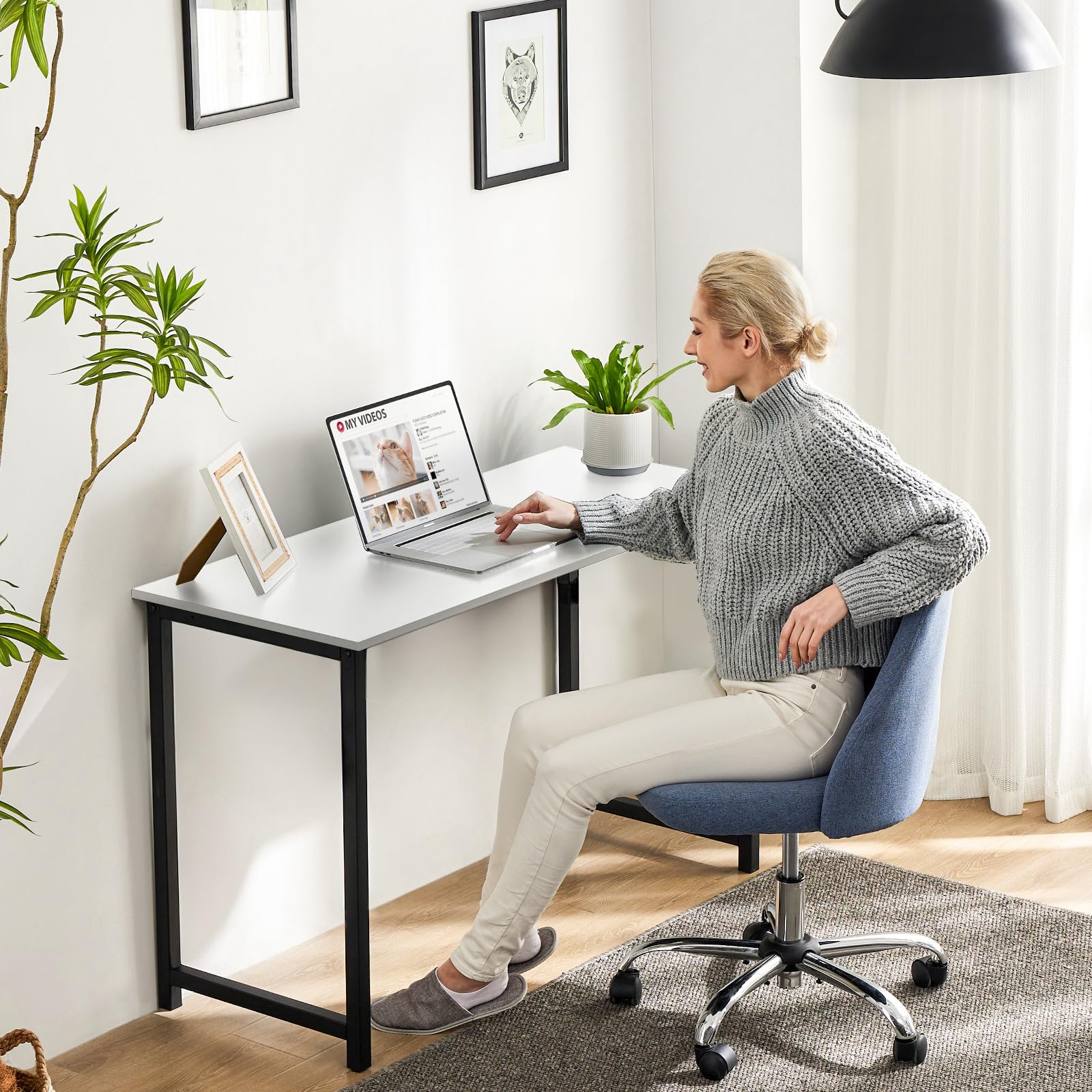 Sweetcrispy 32 Inch Small Computer Desk White Black